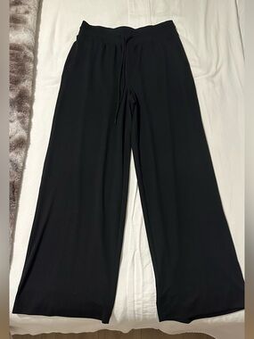 Lou & Grey Black Wide-Leg Pull-On Pants with Drawstring